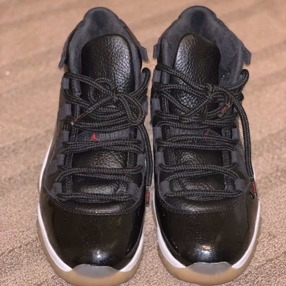 Jordan 11  72-10 - Picture 2 of 8
